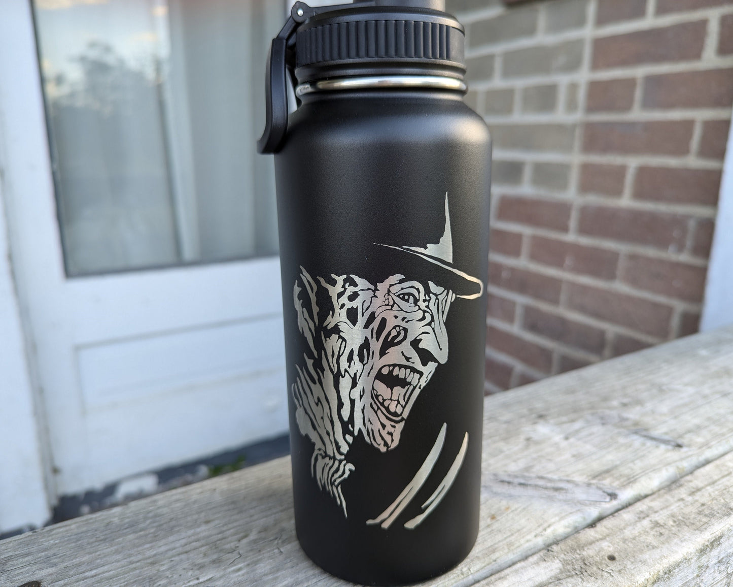 Horror Character Stainless Steel Water Bottle - Double Wall Insulated 32 oz - Michael Myers Jason Freddy Predator Creature Alien