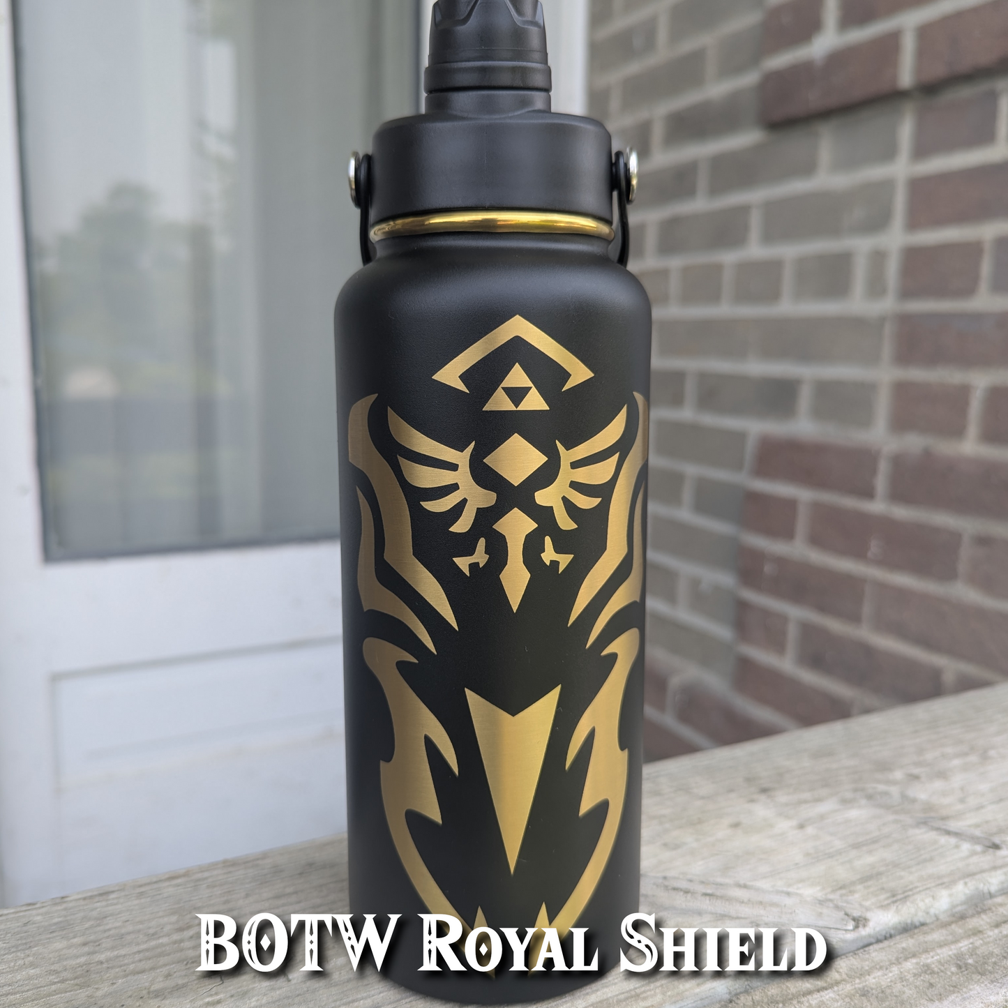 Link's Hylian Shield Stainless Steel Water Bottle, 32 oz, Double Wall Insulated, Personalized