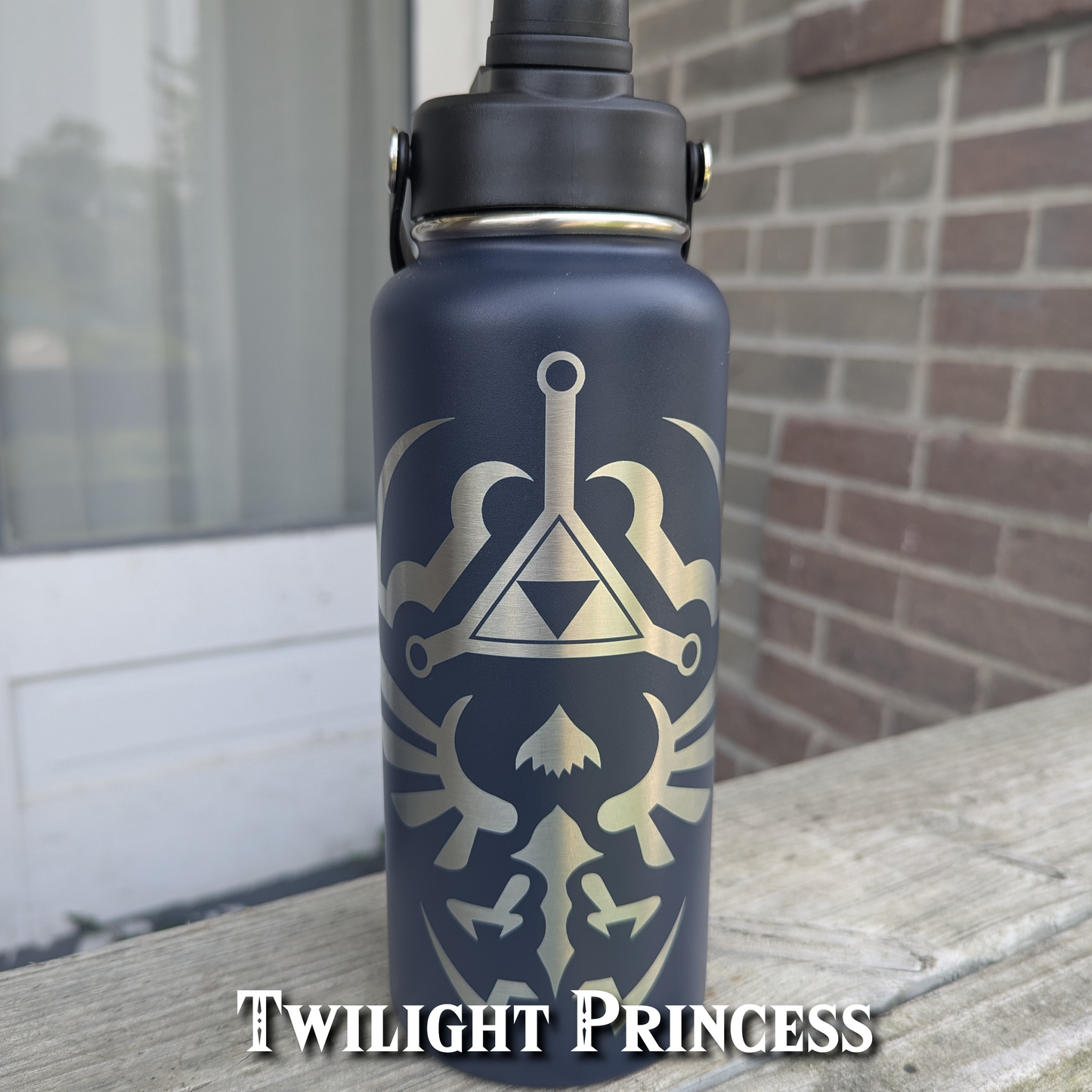 Link's Hylian Shield Stainless Steel Water Bottle, 32 oz, Double Wall Insulated, Personalized